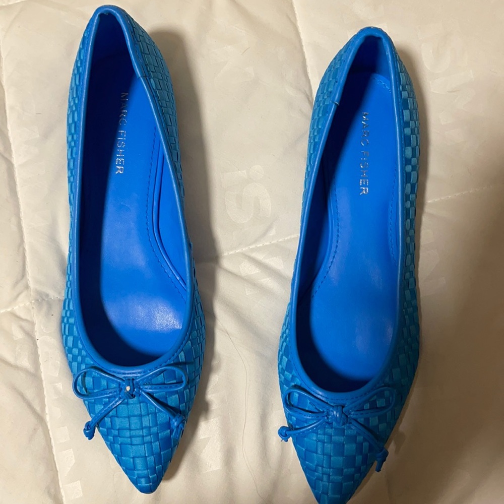 Marc Fisher Women pointed flats